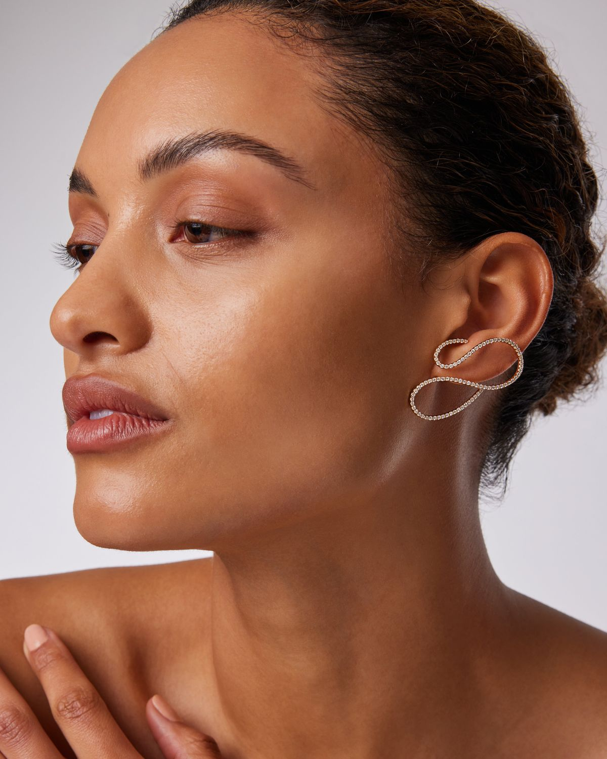 Sculpted diamond ear cuff in profile