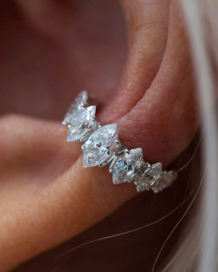 Marquise diamond ear cuff detail